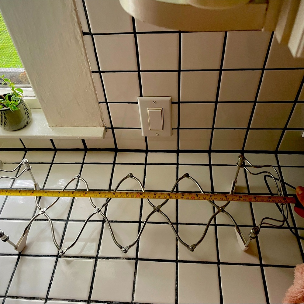 Vintage Italian casserole expandable trivet